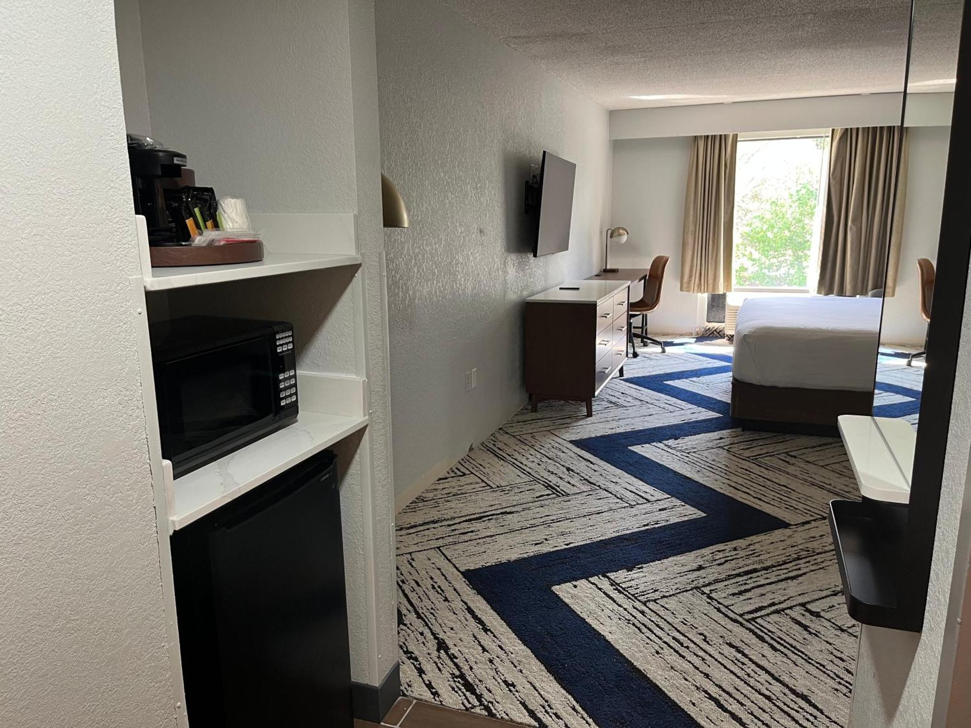 Sky Point Hotel & Suites - Atlanta Airport Forest Park Exterior foto