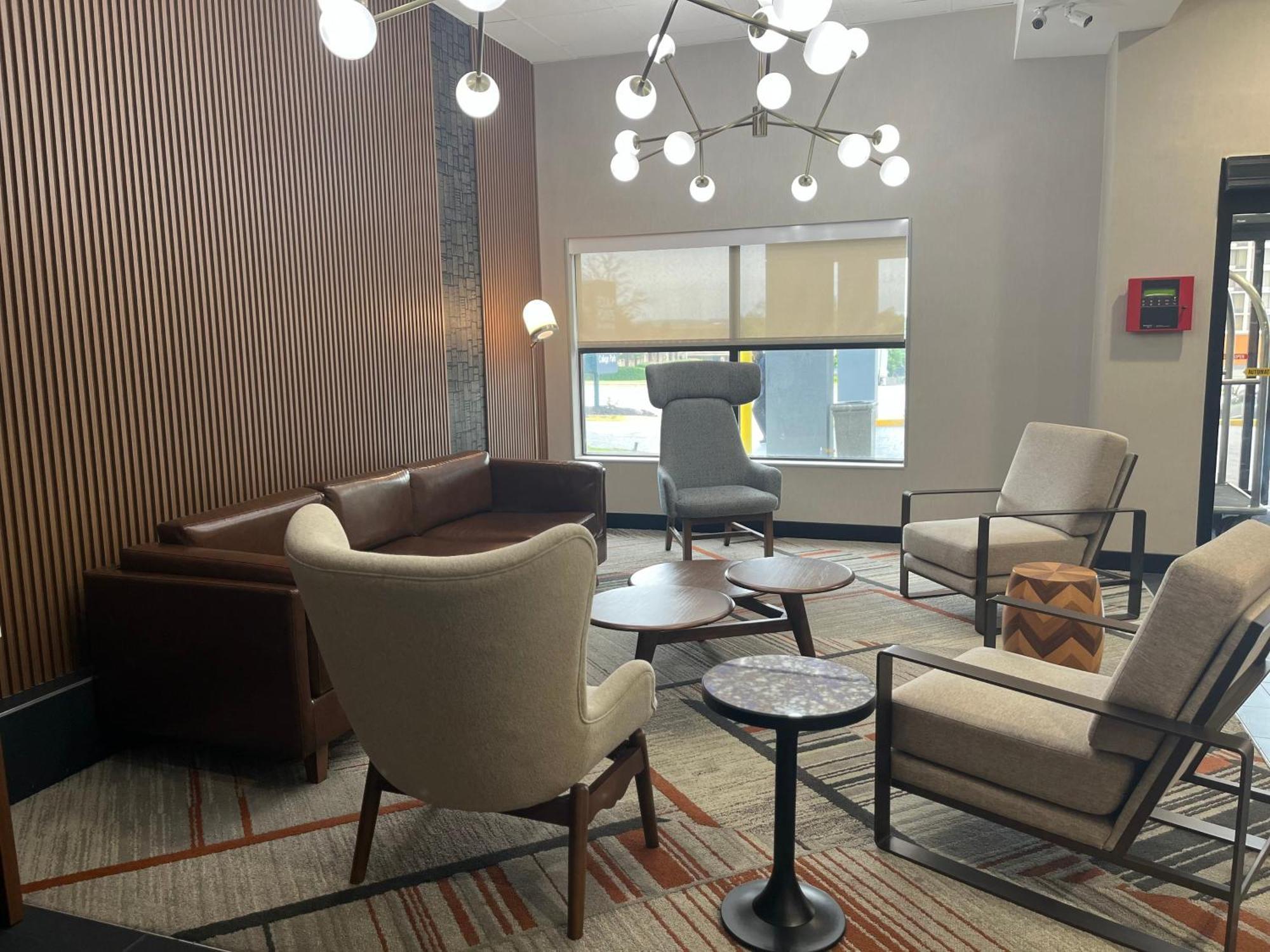 Sky Point Hotel & Suites - Atlanta Airport Forest Park Exterior foto